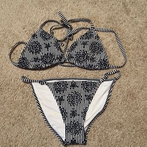 Large Top & Medium Bottoms